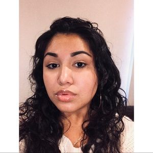 Meet your Posher, Elena